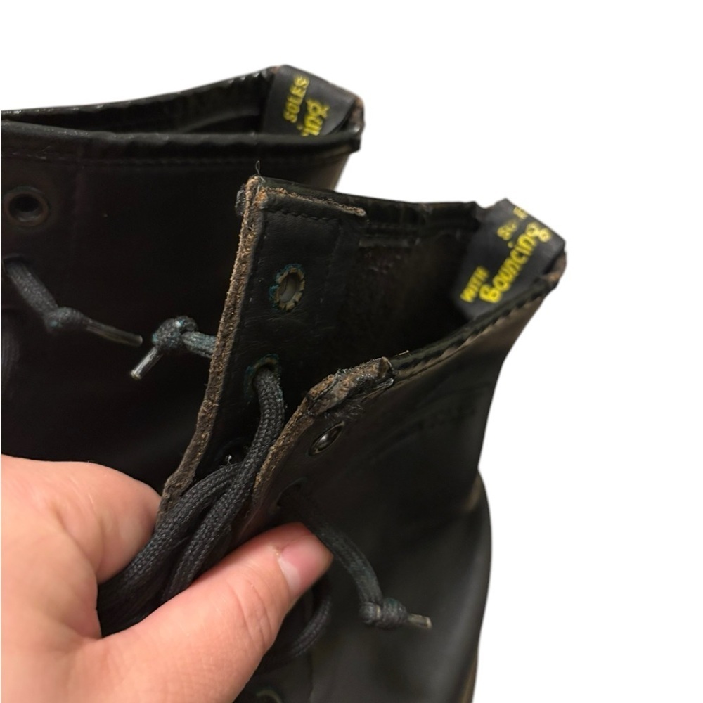 Dr. Martens Boots Women size 4 Vintage Y2K Made in England Black 1450 - Picture 4 of 9